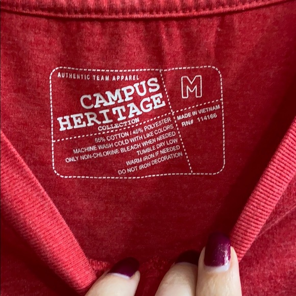 Wisconsin Badger vneck tshirt - Picture 2 of 4